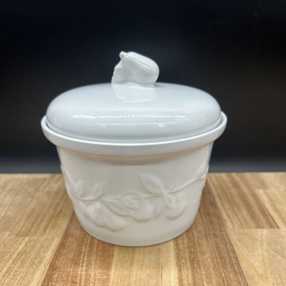 BANDWAGON CERAMIC COVERED CROCK 2005 White With Pear Accents